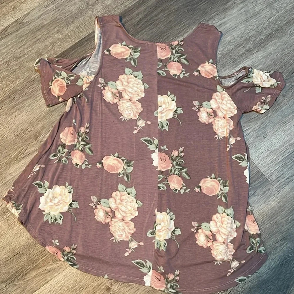 Hearts and hips cold shoulder tunic - Picture 6 of 7